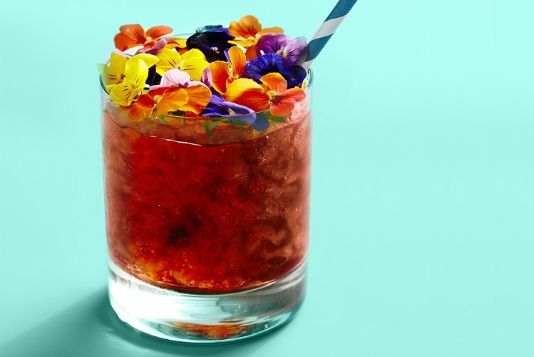 absolut may flowers cocktail