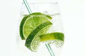 gin and tonic healthy cocktails